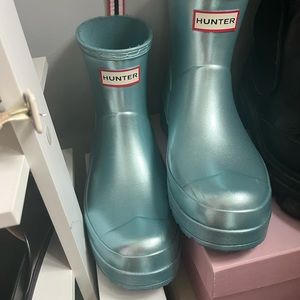 Hunter metallic blue rain boots